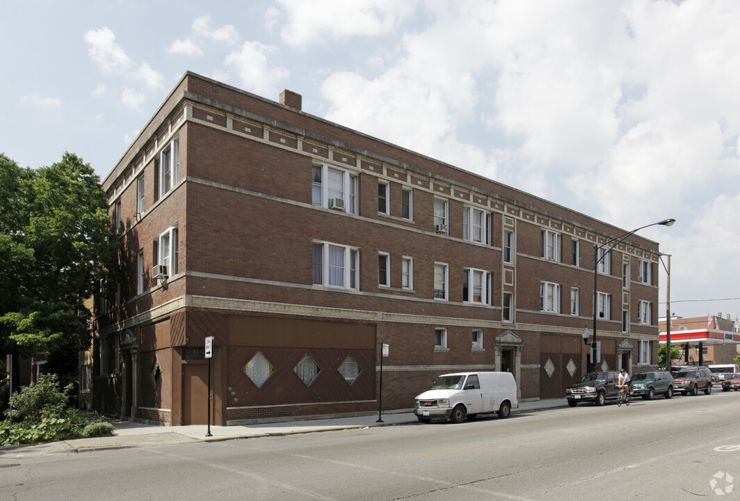 1941 W Augusta Blvd in Chicago, IL - Building Photo