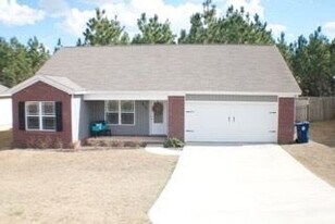 472 Jester Street in Cowarts, AL - Building Photo