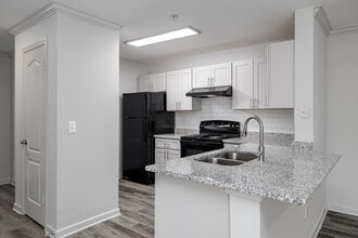 Columbia Peoplestown in Atlanta, GA - Building Photo - Interior Photo