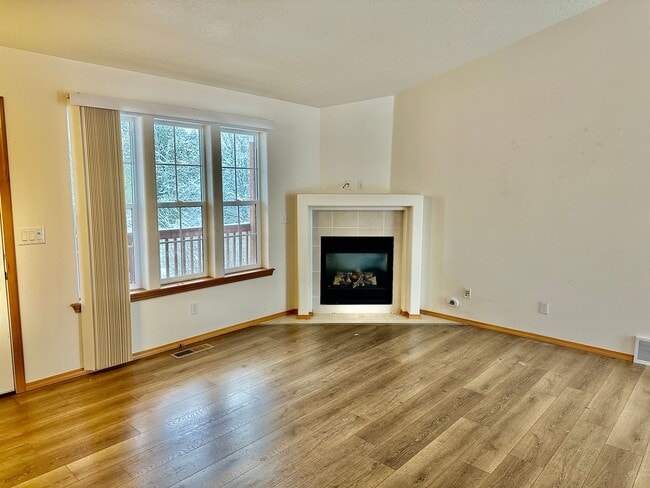 8311 E Bull Pine Ln in Spokane, WA - Building Photo - Building Photo