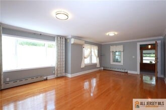 101 Hickory St in Edison, NJ - Building Photo - Building Photo
