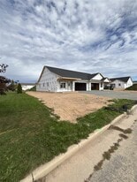 1127 Northwood Dr in Seymour, WI - Building Photo