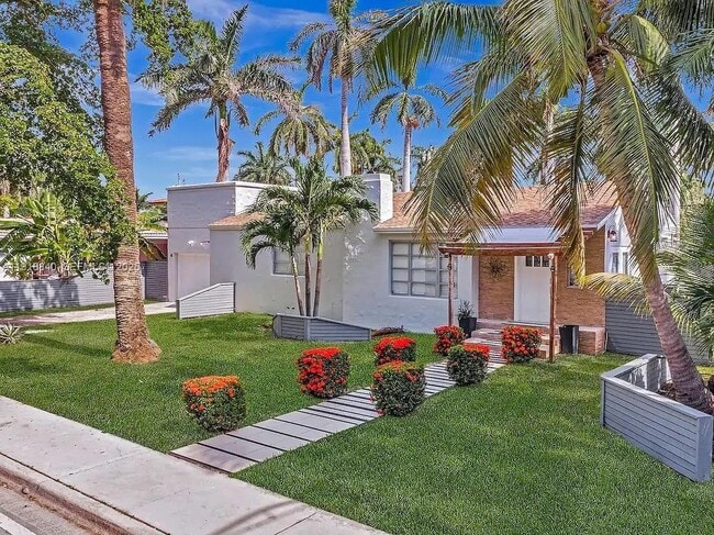 715 Hollywood Blvd in Hollywood, FL - Building Photo - Building Photo