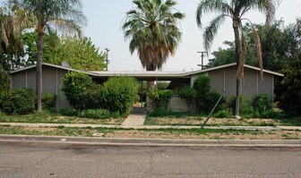 1247 E Vassar Ave in Fresno, CA - Building Photo