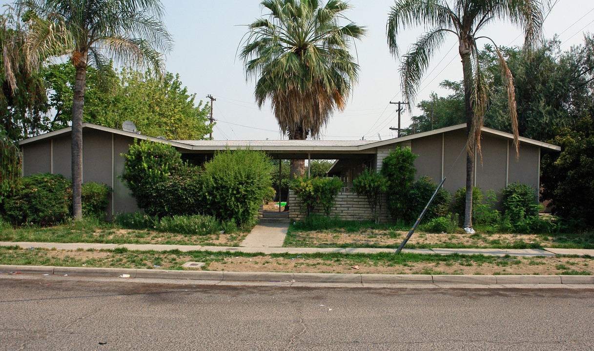 1247 E Vassar Ave in Fresno, CA - Building Photo