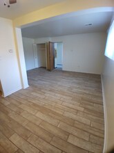 3300 Kenmore Rd, Unit 206 in Berkley, MI - Building Photo - Building Photo