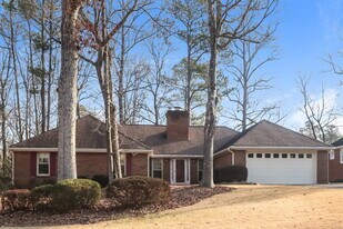 1832 Walker Ridge Dr SW in Marietta, GA - Building Photo