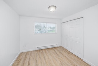 Meadowbrook Apartments in Lakewood, WA - Building Photo - Interior Photo