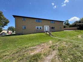 8139 W Bender Ave, Unit 3 in Milwaukee, WI - Building Photo