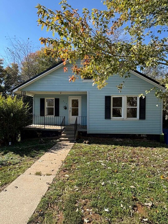 212 Bryan St in Glasgow, KY - Building Photo