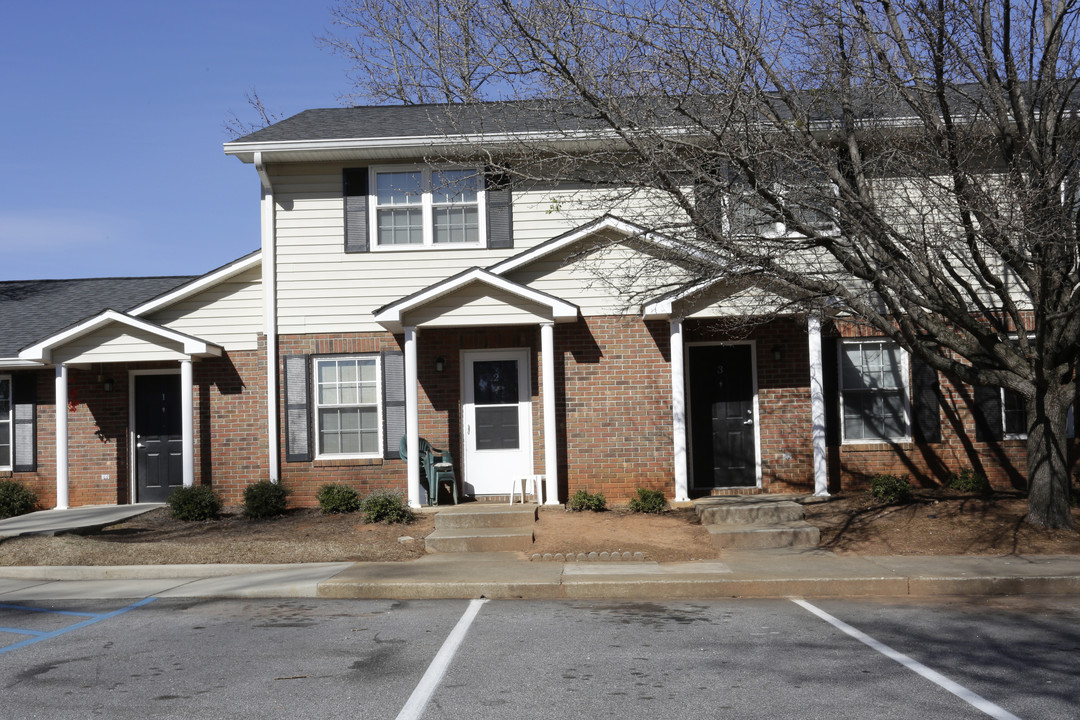 Holly Springs in Travelers Rest, SC - Foto de edificio