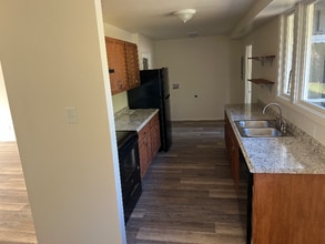 1424 SW Caledon St in Topeka, KS - Building Photo - Building Photo