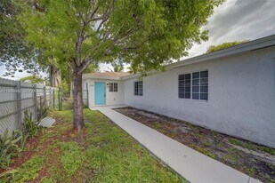 2243 NW 61st St in Miami, FL - Building Photo