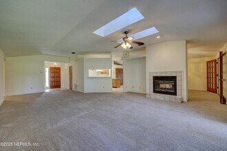 4819 Wethersfield Pl W in Jacksonville, FL - Building Photo - Building Photo