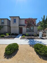 9774 Silver Dollar Ln in Reno, NV - Building Photo - Building Photo