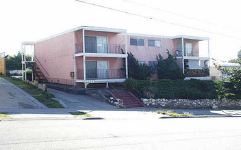 2422 21st Ave in Oakland, CA - Building Photo - Primary Photo