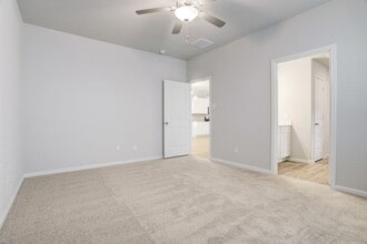 6823 Escondido Dr in Arcola, TX - Foto de edificio - Building Photo