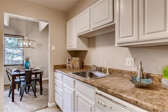 384 S Ironton St in Aurora, CO - Building Photo - Building Photo