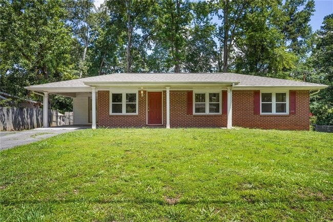 2416 Lakewood Dr NW