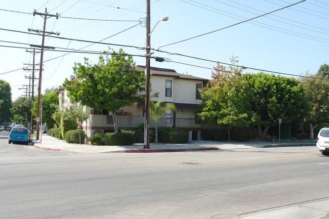 1327 Stanley Ave in Glendale, CA - Building Photo - Building Photo