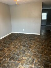110 Creekwood Ave, Unit A in Bowling Green, KY - Foto de edificio - Building Photo