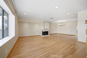 12358 Moorpark St in Los Angeles, CA - Building Photo - Building Photo