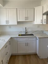 Beachside Apartments in Anaheim, CA - Building Photo