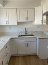 Beachside Apartments in Anaheim, CA - Building Photo - Building Photo