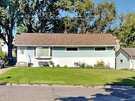 1345 9th Ave S in South St. Paul, MN - Building Photo