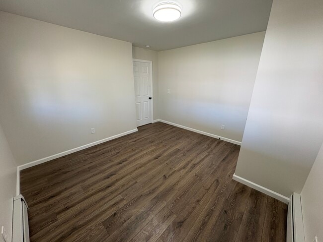 7 Reil Pl, Unit 1 in Bay Shore, NY - Building Photo - Building Photo