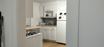 39 Nordhoff Pl in Englewood, NJ - Building Photo