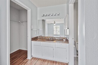 10211 Sugar Branch Dr in Houston, TX - Building Photo - Building Photo