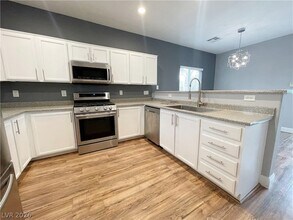 2825 Woodland Park Ave in North Las Vegas, NV - Building Photo - Building Photo