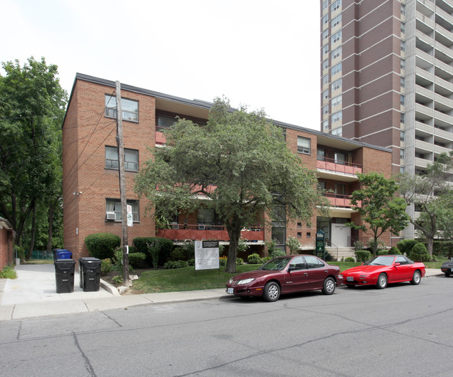 Redpath Gardens in Toronto, ON - Building Photo - Building Photo