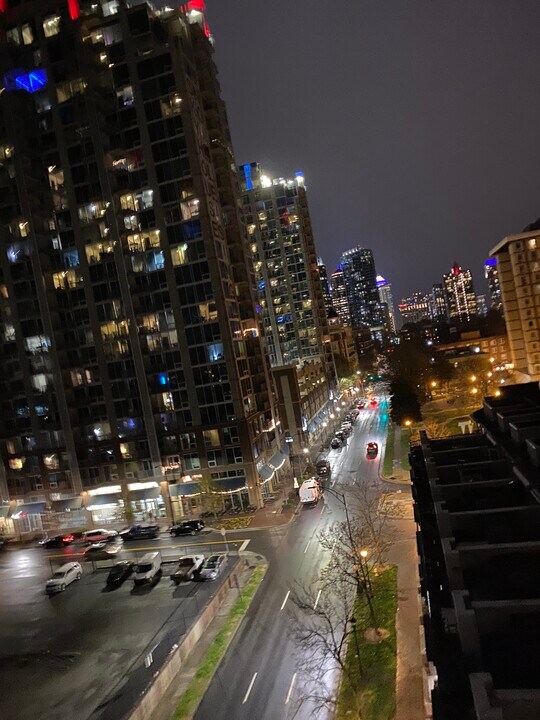 715 N Church St, Unit 601 in Charlotte, NC - Building Photo