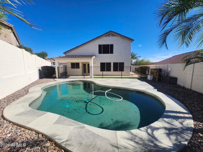 15846 S 17th Ln in Phoenix, AZ - Building Photo - Building Photo