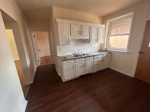 4811 W Warwick Ave in Chicago, IL - Building Photo - Building Photo