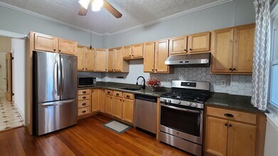 49 Temple St, Unit 1 in Somerville, MA - Building Photo - Building Photo