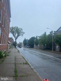 1833 W Lexington St photo'