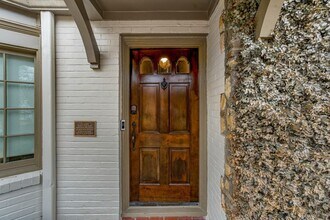 2896 N Hills Dr NE in Atlanta, GA - Building Photo - Building Photo
