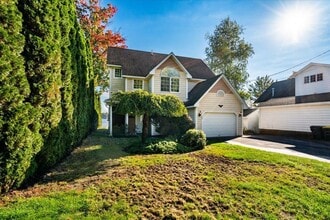 50 Paugus Park Rd in Laconia, NH - Building Photo - Building Photo