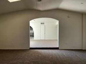 5205 Alta Dr in Las Vegas, NV - Foto de edificio - Building Photo