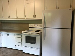 1714 N Wycoff Ave in Bremerton, WA - Building Photo - Building Photo
