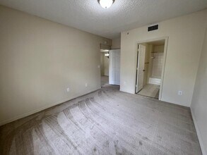 5016 Lantana Rd in Greenacres, FL - Building Photo - Building Photo