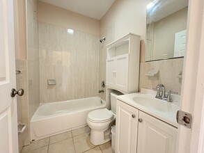180 Ferry St, Unit 3A in Newark, NJ - Building Photo - Building Photo