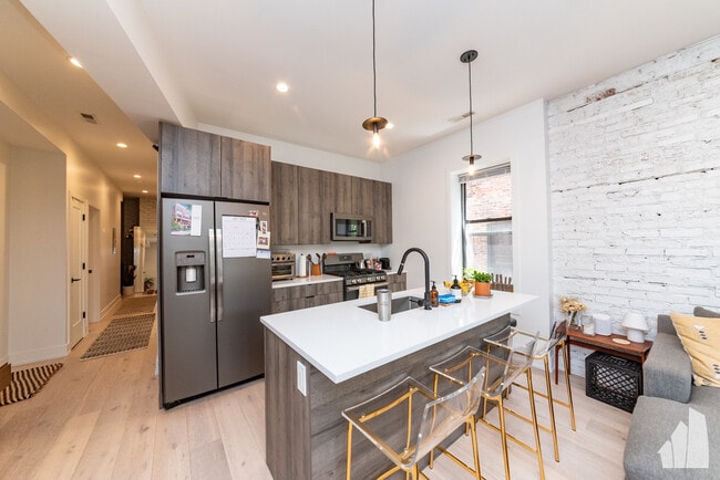 1336 W Bryn Mawr Ave, Unit 3F in Chicago, IL - Foto de edificio - Building Photo