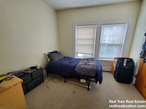 145 Centre St, Unit 1 in Boston, MA - Building Photo - Building Photo