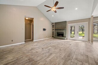 25 Woodcreek Dr in Wimberley, TX - Building Photo - Building Photo