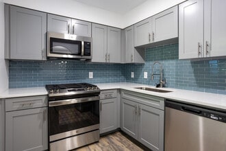 Wildwood Ridge Apartments in Atlanta, GA - Building Photo - Interior Photo