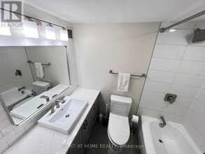 505 St. Laurent Blvd in Ottawa, ON - Building Photo - Building Photo